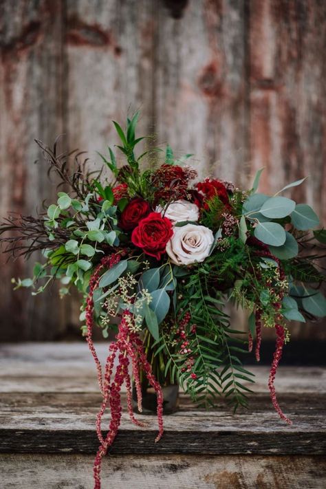 Red and Green Bridal Bouquet Red And Green Flower Arrangements, Green Bridal Bouquet, Dark Green Wedding, White Floral Arrangements, White Flower Arrangements, 100 Day Celebration, Flowers Arrangements, Black And White Flowers, Green Table