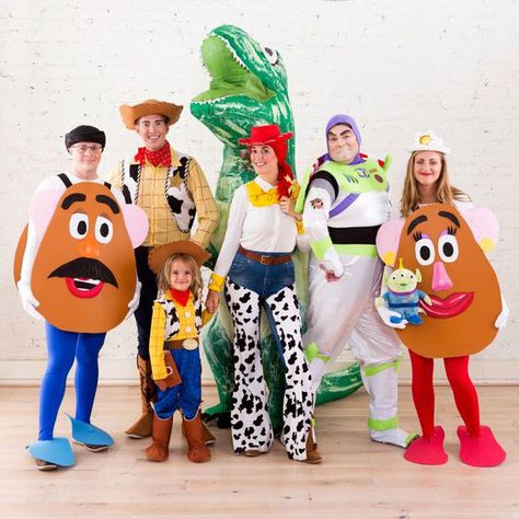 Disney Group Halloween Costumes For Work, Family Costume Toy Story, Family Mario Costumes Group Halloween, Family Of 4 Halloween Costumes Toy Story, Toys Story Costumes, Tot Story Costumes, Toy Story Customes Ideas, Toystory Halloween Family, Halloween Toy Story Costumes