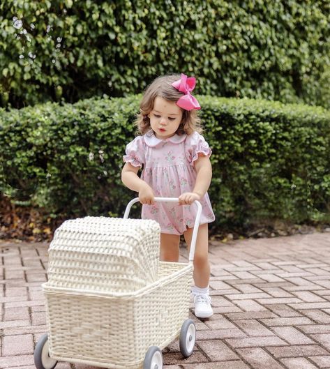 Old Money Toddler Outfits, Preppy Baby Girl Outfits, Old Money Baby Girl Outfits, Old Money Children Outfits, Old Money Kids Outfits, Old Money Baby Outfits, Preppy Baby Girl, European Baby Fashion, Preppy Toddler