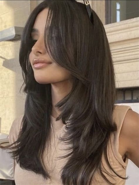 Wolf Cut vs. Butterfly Cut: What is the difference?-Blog - | Nadula Haircuts For Medium Length Hair, Layered Haircuts For Medium Hair, Hairstyles For Layered Hair, Prom Hairstyles For Long Hair, Haircuts For Medium Hair, Haircuts Straight Hair, فستان سهرة, Haircuts For Long Hair, Medium Hair Cuts