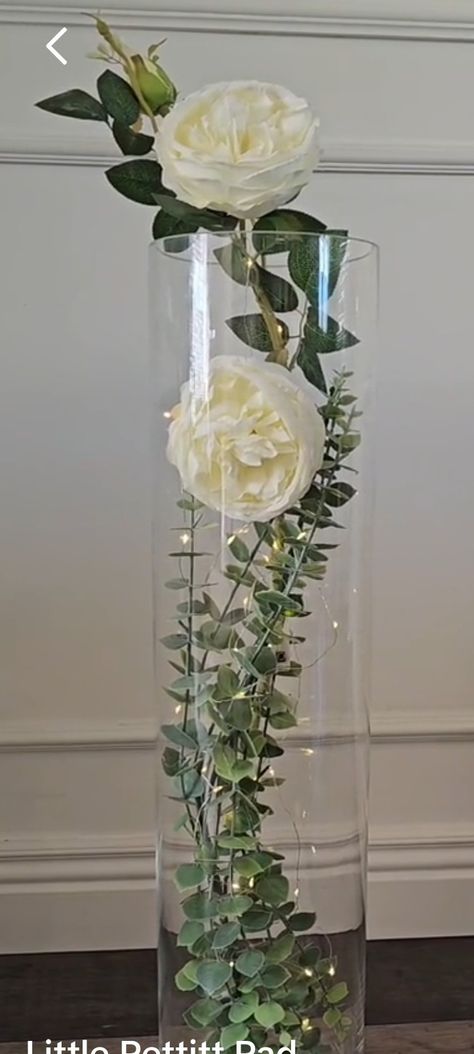 Tall Glass Cylinder Vase Ideas, Glass Cylinder Vases Decorating Ideas, Tall Clear Vase Filler Ideas, Tall Glass Vase Ideas, Cylinder Vase Decor, Cylinder Vase Ideas, Cylinder Centerpieces, Tall Flower Arrangements, Tall Glass Vases