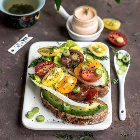 Noom Dinner Recipes, Noom Healthy Meals, Simple Avocado Toast, Be The Best Version Of You, Breakfast Eggs, Best Pasta Salad, Diner Recept, Healthy Blueberry, Easy Diets