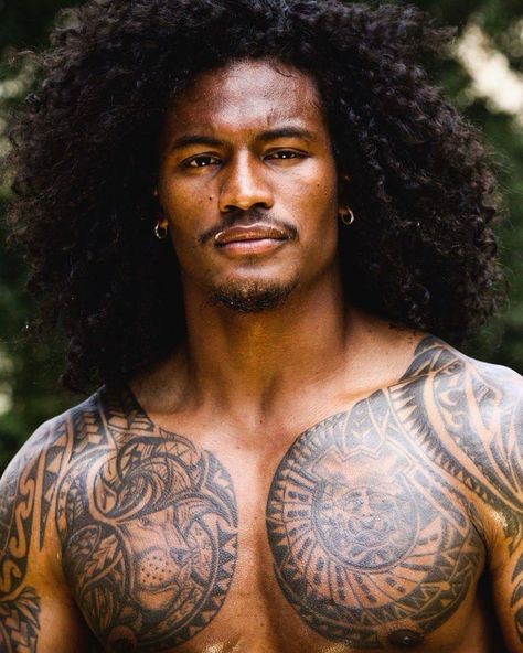 Samoan Men, Polynesian Men, Stephen James, Healthy Hair Journey, Curly Hair Men, Long Hair Styles Men, Tahiti, Black Is Beautiful, Mens Hairstyles