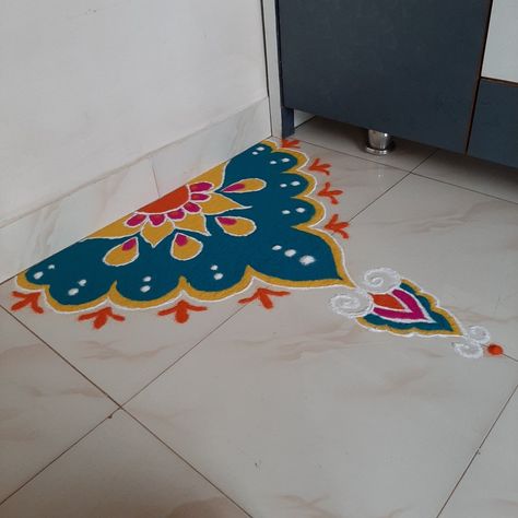 Small Rangoli Design For Daily, Diwali Rangolis, Ganapati Decorations, Sankranti Muggulu, Alta Design, Diwali Vibes, Manubhai Jewellers, Simple Flower Rangoli, Easy Rangoli Designs Videos