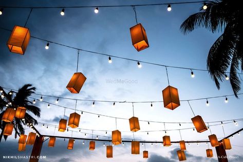 Mehendi Props, Beer Garden Design, Hang From Ceiling Decor, Ambience Decor, Desert Theme, Fun Wedding Decor, Diwali Lights, Diwali Decor, Mehndi Decor