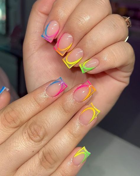 2024’s Chic Summer Short Square Nails – Hot Trends and Simple Designs Negative Space French Tip Nails, Small Nails Design Summer, Colorful Tip Nails Acrylic, Overlay Design Nails, Short Creative Nails, Fun French Tip Nail Designs, Carnival Nails Designs, Unique French Tips, Pride Nail Ideas