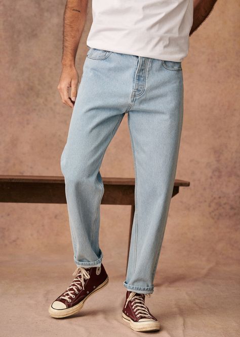 The widest cut;Two back tabs;5 pockets; Buttoned fastening;100% organic cotton;Inside leg length: 72.5 cm / 28.5 in (for a size 31);Bottom leg opening: 19 cm / 7.4 in (for a size  31) Jeans Style Guide, Blue Jeans Outfit Men, White Tees Outfit, Jeans Outfit Men, Blue Jean Outfits, Pants Outfit Men, Streetwear Fits, Blue Denim Pants, Light Jeans