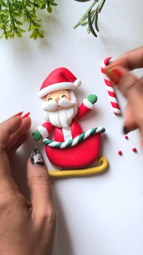 Santa On Sleigh, Clay Christmas, Polymer Clay Christmas, Pasta Flexible, Christmas Cake, Polymer Clay Crafts, Clay Creations, Christmas Day, Clay Ideas