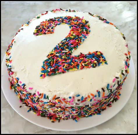 PINTEREST WINS FOR THE WORKING PARENT: Aubrey's Recipes: Sprinkle Number Cake Sprinkle Designs On Cake, Toddler Birthday Dessert Ideas, Toddler Cakes Girl, Boy Cake Ideas Simple, Cake Decorating With Sprinkles, Birthday Cake For Toddler Girl, 2 Nd Birthday Cake Girl, Kids Cake Decorating Ideas, Diy Kids Birthday Cake