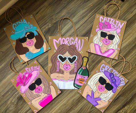 Personalized gift bags 💗🫧🪩 Bach Gift, Diy Christmas Canvas, Personalized Gift Bag, Decorated Gift Bags, Custom Gift Bags, Birthday Gift Bags, Painted Bags, Personalized Gift Bags, Bag Designs