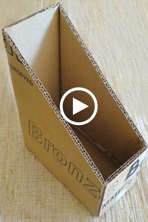 Cardboard Organizer, Diy Para A Casa, Cardboard Storage, Cardboard Crafts Diy, Diy Storage Boxes, Organize Fabric, Paper Towel Roll Crafts, Diy Cardboard, Cardboard Furniture