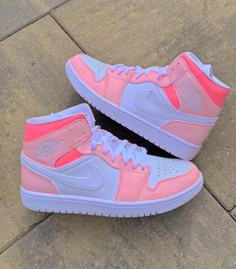 Nike Shoes Girls Pink, Pink Jordans Aesthetic, Cute Shoes Girls, Preppy Nikes, Peach Jordans, Preppy Nike Shoes, Cute Jordans For Women, Preppy Jordans