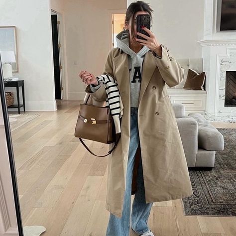 S 4-6 M 8-10 L 12-14 New Boutique Item Size 12 Autumn Outfits, Cute Trench Coats, Minimalist Fashion Icons, Trench Coat Outfit Hoodie, Cream Mac Outfit Trench Coats, Sweatshirt Trench Coat Outfit, Tan Trench Coat Outfit Winter, Business Casual Nyc Fall, Rainy Cold Outfit