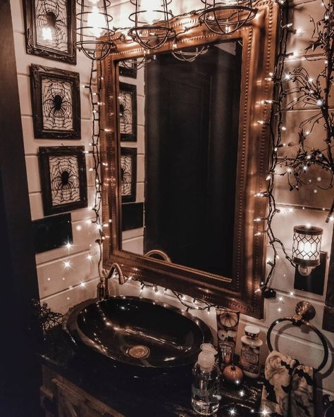 𝓽𝓱𝓮 𝓱𝓪𝓻𝓿𝓮𝓼𝓽 𝓶𝓸𝓸𝓷 𝔀𝓲𝓽𝓬𝓱🌙 on Instagram: “Magical bathroom views 💫 #theharvestmoonwitch #halloween #bathroom #fall #autumn” Magical Bathroom, Witchy Bathroom, Halloween Bathroom Decorations, Goth Bathroom, Gothic Bathroom Decor, Gothic Bathroom, Halloween Bathroom Decor, Halloween Bathroom, Dark Home Decor