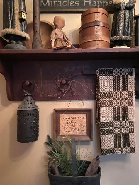 Primitive Shelves Wall Shelves, Decor With Baskets, Primitive Wall Shelf, Colonial Primitive Decor, Primitive Shelves, Shelf Decorating, Primitive Wall Decor, Primitive Shelf, Colonial Decorating