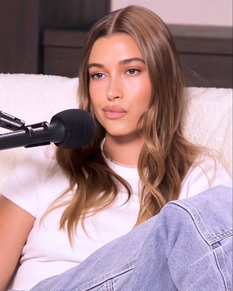 Hailey Baldwin Hair, Warm Brown Hair, I Like Your Hair, Brown Hair Inspo, Brown Hair Balayage, Mom Hairstyles, Brown Blonde Hair, Hair Color And Cut, Hair Inspiration Color