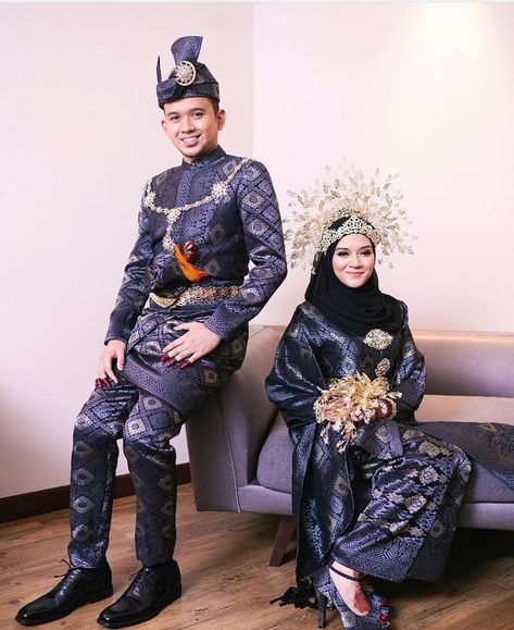 Malay Wedding Dress Hijab, Malaysian Wedding Dress, Songket Wedding Dress, Malaysian Dress, Malay Wedding Dress, Malaysian Wedding, Baju Kahwin, Nikah Outfit, Minimal Wedding Dress