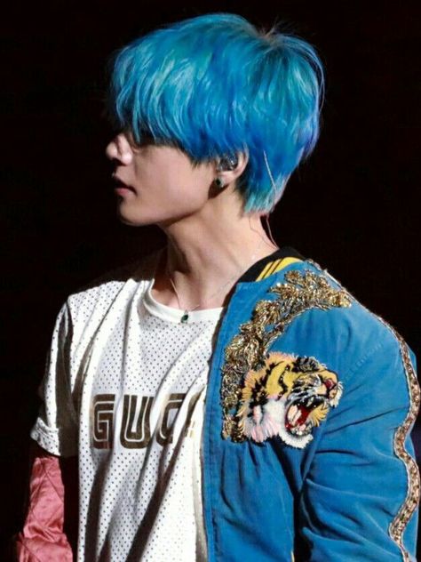 #fanfiction V With Blue Hair, V Blue Hair, Taehyung Blue Hair, Taehyung Blue, Hair Stages, V Bta, Golden Hair, Jungkook Aesthetic, Army Girlfriend Style