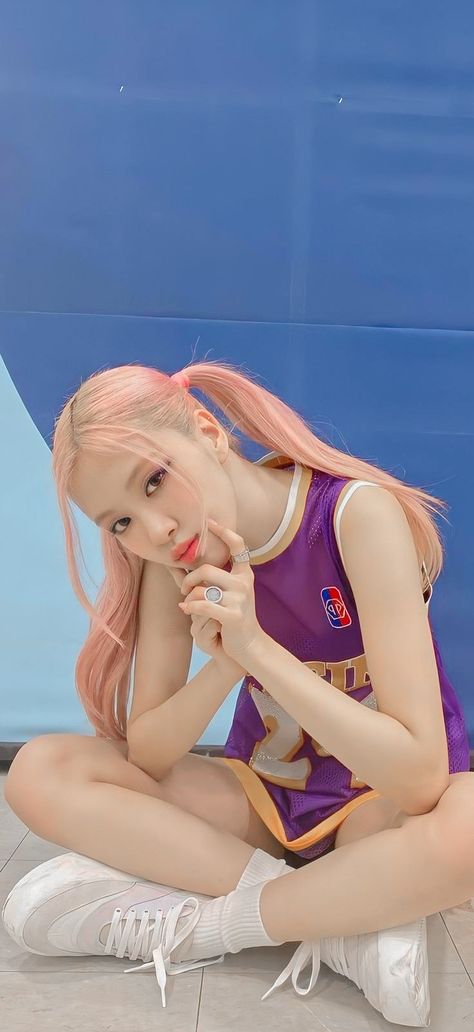 Rosé Pretty Savage, Rosé Lovesick Girls, Outfit Wallpaper, Savage Wallpapers, Pretty Savage, Blackpink Aesthetic, 17 Kpop, Stage Outfit, Blackpink Members