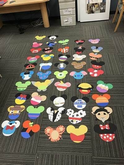 26 ideas disney classroom door kids for 2019 | Disney crafts, Disney ... Disney Day Classroom Transformation, Disney Classroom Door, Disney Classroom Theme, Disney Homecoming, Character Bulletin Boards, Disney Bulletin Boards, Disney Decorations, Preschool Door, Disney Crafts For Kids