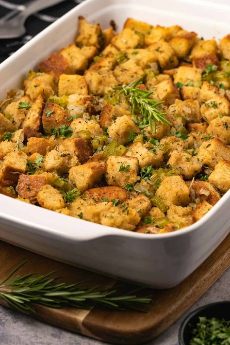 Vegan Stuffing - Loving It Vegan Vegan Stuffing Recipe, Vegan Mashed Sweet Potatoes, Vegan Stuffing, Vegan Gravy, Vegan Christmas Recipes, Vegan Thanksgiving Recipes, Thanksgiving Stuffing, Vegan Side Dishes, Vegan Sides