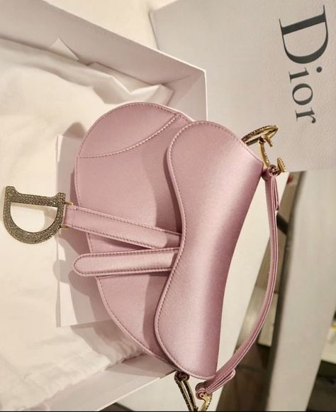 Pin by Michaela Fuchs on Bags | Fashion bags, Bags designer fashion, Purses and bags Tas Lv, Pink Dior, Dior Purse, Kutek Disney, Dior Girl, My Style Bags, Luxury Bags Collection, نظارات شمسية, Girly Bags