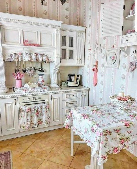 Curtain Designs Modern, Cocina Shabby Chic, Shabby Chic Dining Room, Chic Kitchen Decor, Shabby Chic Interior Design, Styl Shabby Chic, Shabby Chic Kitchen Decor, Shabby Chic Interiors, Casa Vintage