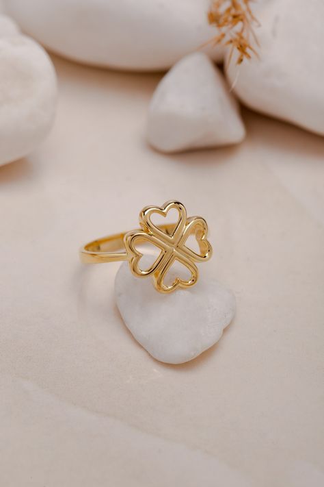 ❤️🔥14K Gold Clover Ring, Unique Four Leaf Charm Ring, Artisan-Made Lucky Symbol Jewelry, Clover Leaf Ring, 925 Silver Ring for Good Fortune❤️🔥 ⭐️ Do you want an unforgettable gold gift for your grandchildren, nephews, girlfriend, spouse or people you care about? Then just choose the our necklace and ring that they will love, and we will design on the gift box in the best way for you and turn your necklace or ring into an eternal memory! Unforgettable Memories 🎁 Special Design Gift Boxes 🎄 Hi Gold Ring Designs Unique, Lucky Ring, Symbol Jewelry, Minimalist Necklace Gold, Clover Ring, Lucky Symbols, Clover Jewelry, Charm Ring, Zierlicher Ring