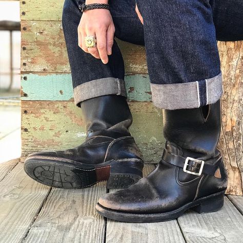 Vintage Engineer Boots on Instagram: “🇺🇸🇯🇵 MFSC Lot. 64 BB made in USA with “Okinawa 301” selvedge denim milled in Japan x Attractions Co. Lot. 268 Horse Butt Engineer Boots…” Engineer Boots, Harness Boots, Leather Denim, Selvedge Denim, Motorcycle Boots, Design Living, Western Outfits, Men Clothing, Biker Boot