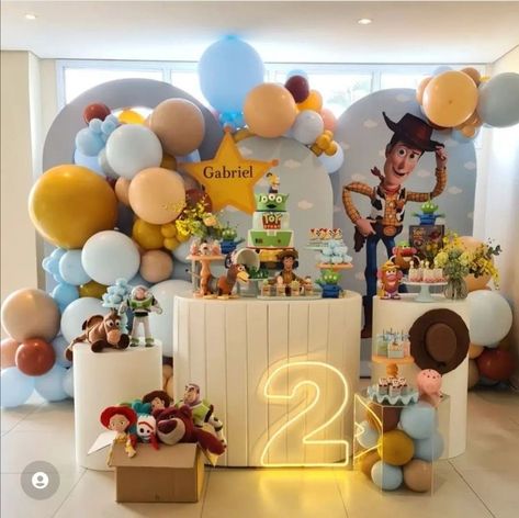 Toy Story Birthday Backdrop, Toy Story Backdrop Ideas, Woody Party, Woody Birthday, Toy Story Party Decorations, 2nd Birthday Party For Boys, Toy Story Baby, Balloons Arch, Toy Story Theme