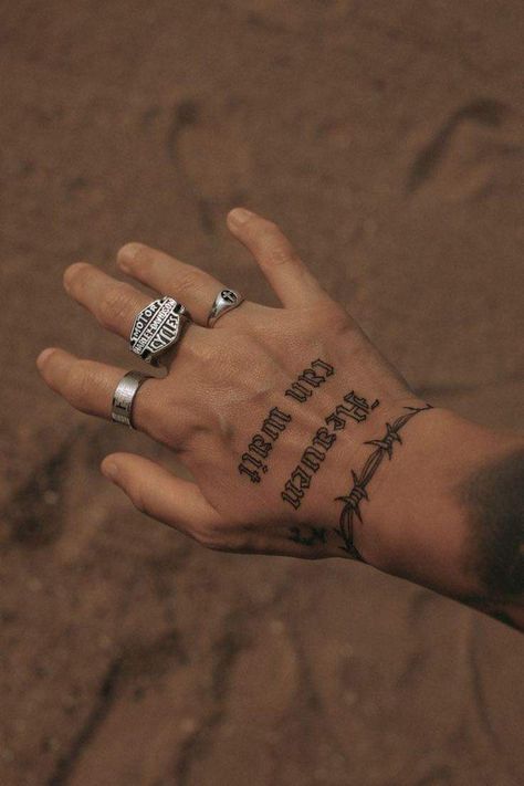 Left Hand Tattoo, Fist Tattoo, Tattoo Main, Tattoo Font For Men, Design Your Own Tattoo, Hand And Finger Tattoos, Hand Tats, Neck Tattoo For Guys, Cool Tattoos For Guys