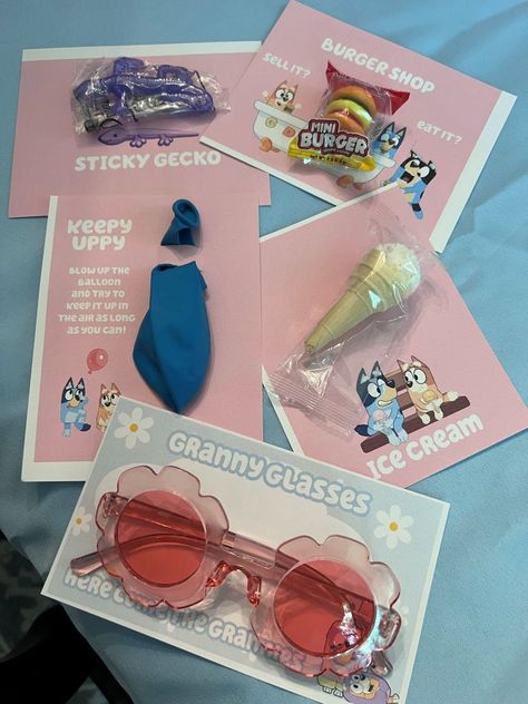 Bluey Theme Goodie Bags, Snacks For Bluey Party, Bluey Bingo Birthday Party Favors, Bluey Birthday Picnic, Bluey Birthday Favor Bags, Bluey Theme Party Favors, Outside Bluey Party, Bluey Party Favor Labels, Bluey Keepy Uppy Tag