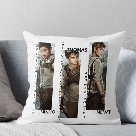 Maze Runner Room Decor, Maze Runer, Fandom Merch, Maze Runner Funny, Newt Maze Runner, Maze Runner Movie, Girl Writing, Writing An Article, Thomas Brodie