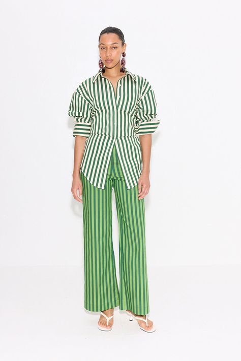 Loch Striped Poplin Button Up in Gummy Green/Ecru Presenter Outfit, Striped Pant, Simon Miller, Stripe Outfits, Cruise Outfits, Street Style Chic, Printed Pants, New Arrival Dress, Green Fashion