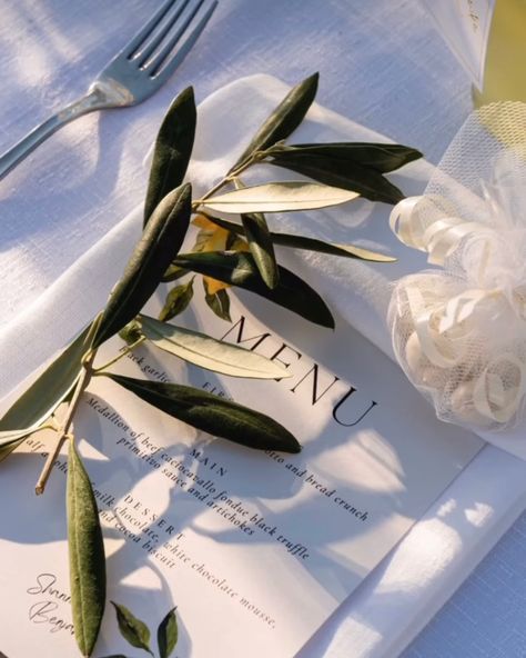 Wedding planning: @salinaorazweddings Venue: @masseria_lecerase Flowers: @flower_queen_italy Photo: @fabioingegno_ph #weddingplannerpuglia #weddingdecor #matrimonio #puglia #weddingday #weddingitaly #wedding #italy #matrimonio #decor #design Puglia Wedding, Epic Wedding, Wedding Tables, Italy Photo, Italy Wedding, Puglia, Wedding Table, Wedding Planner, Wedding Planning