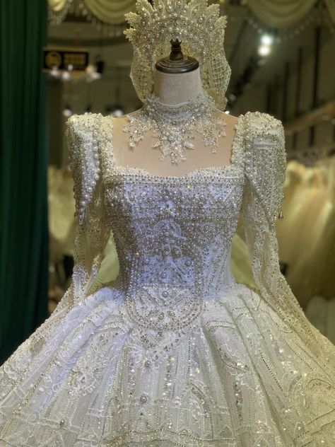 Luxury Long Sleeve French Court Wedding Dress Big Long Trian Wedding Gown YFSN26 - Etsy Royalty Wedding Dress, Wedding Dresses Extravagant, Wedding Dresses Reception, Ballroom Wedding Dress, Court Wedding Dress, Wedding Dress Big, Wedding Dress Royal, Ballroom Wedding Dresses, Royal Wedding Gowns