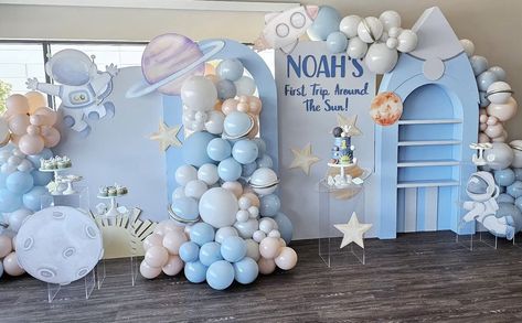 Toddler Birthday Party Themes, Baby Boy Birthday Themes, Baby First Birthday Themes, Baby Birthday Party Theme, Happy Birthday Decor, Baby Birthday Decorations, Boy Birthday Decorations, Astronaut Birthday, Baby Birthday Themes