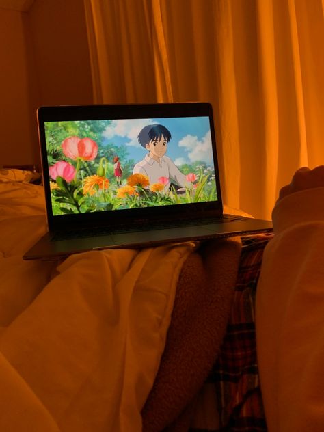 Ghibli Films Aesthetic, Watching Studio Ghibli Aesthetic, Studio Ghibli Movie Night, Watching Studio Ghibli, Friend Gathering, Brasil Aesthetic, Pyjamas Party, Studio Ghibli Movies, Dream Cottage