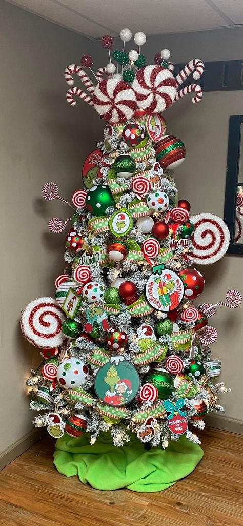 Doctor Suess Christmas Tree, Who-ville Christmas Tree, Grinch Tree Inspiration, White Christmas Tree Grinch Theme, Grinchmas Tree Decorations, Grinch Pencil Christmas Tree, Grinch Shelf Decor, Elf Tree Ideas, Disney Inspired Christmas Tree