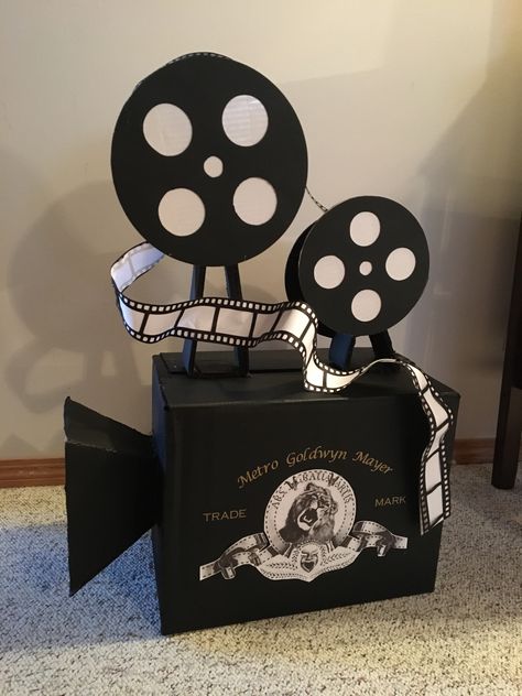 Diy Cinema Decoration, Cinema Theme Decoration, Decoration Theme Cinema, Movie Theme Birthday Party Decorations, Cinema Theme Party, Cinema Theme, Bollywood Theme Party, Deco Cinema, Cinema Party