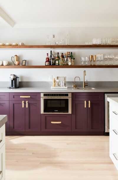 17 Purple Kitchen Cabinets Ideas | Sebring Build Design Purple Kitchen Cabinets, Purple Kitchen Decor, Kitchen Cabinet Color Schemes, Purple Cabinets, Model Dapur, Wooden Kitchen Cabinets, Furniture Apartment, Interior Dapur, Style College