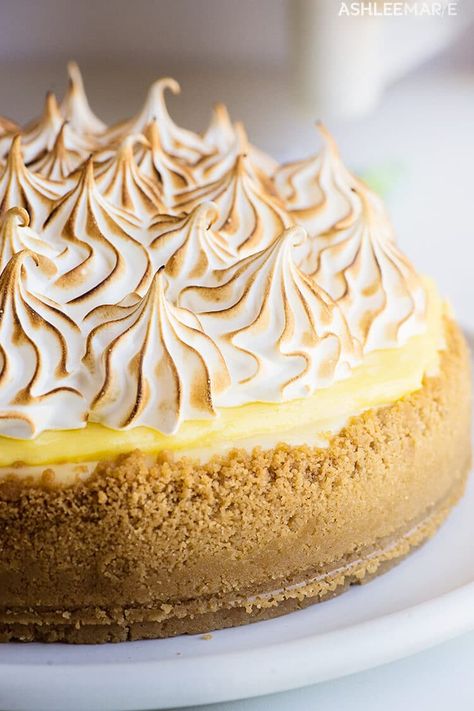 Spring Cheesecake Recipes, Tart Lemon Curd, Mini Lemon Meringue Pies, Lemon Meringue Pie Easy, Best Lemon Meringue Pie, Meringue Cheesecake, Toasted Meringue, Lemon Meringue Cheesecake, Lemon Cookie