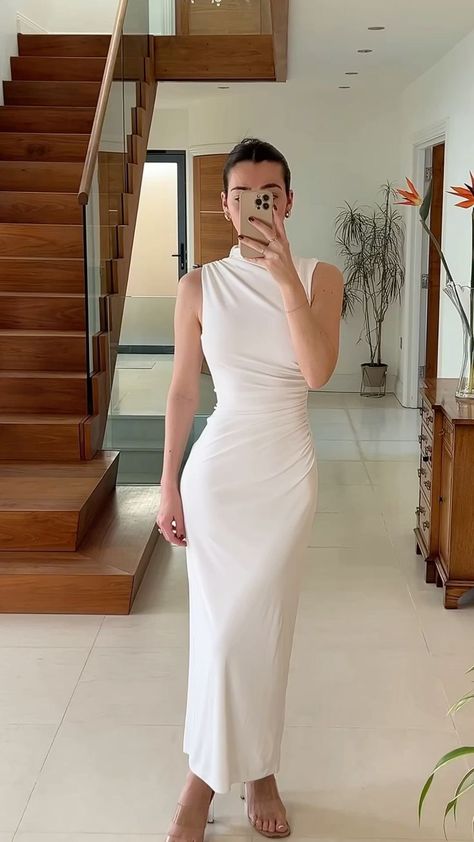 White Dress Outfit Classy Elegant, Coctail Dresses 2024, White Dress Graduation Classy, Mock Neck Midi Dress, High Neckline Dress, White Party Outfit, Lycra Dress, White Dresses Graduation, Simple White Dress