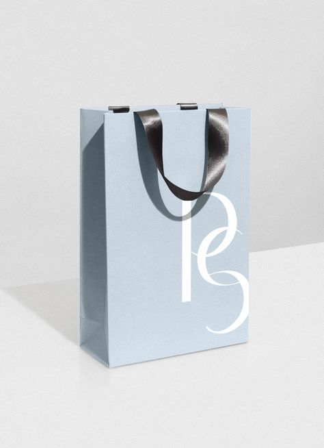 Behance :: For You Shopping Bag Branding, Paper Bag Design Branding, Bag Branding, Luxury Shopping Bag, Bag Brand Logo, Packaging Creative, Luxury Paper Bag, Shopping Bag Design, Paper Bag Design