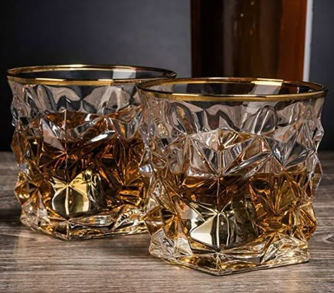 45 Unusual Whiskey Glasses To Make Sipping A Treat Drinking Glass Design, Whiskey Glasses Aesthetic, Whiskey Glass Aesthetic, Rocks Glasses Cocktail, Cool Whiskey Glasses, Speakeasy Glassware, Unique Drinking Glasses, Whisky Glass Design, Alcohol Glasses