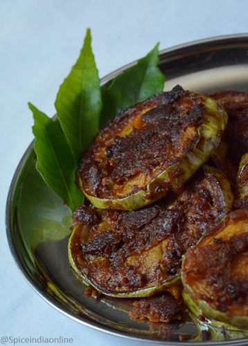 Brinjal Recipes Indian, Brinjal Fry Recipe, Veggies Ideas, Brinjal Fry, Trendy Recipes, Healthy Eggplant, Tiffin Box, Easy Indian Recipes, Indian Chicken