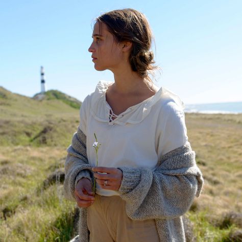 The Best of The Light Between Oceans’ Bountiful Knitwear Collection Michael Fassbender And Alicia Vikander, Marauders Fancasts, Ocean Outfits, The Light Between Oceans, Couple Shoots, The Danish Girl, Hollywood Heroines, Ocean Fashion, Alicia Vikander