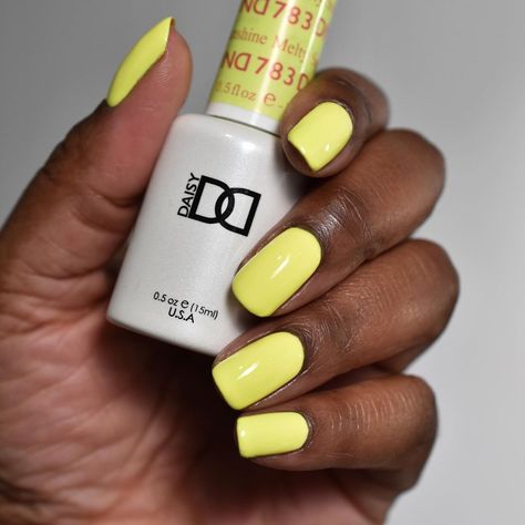 Dnd Gel Polish, Nails Trends, Gel Polish Colors, Pretty Hands, Yellow Nails, Hot Nails, Dipped Nails, Hair Nails, Crochet Hair