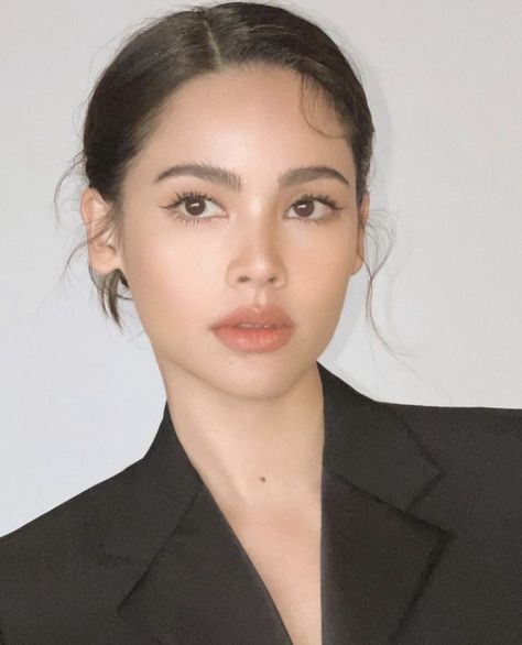 Urassaya Sperbund Photoshoot, Yaya Urassaya Icons, Yaya Sperbund, Yaya Urassaya Sperbund, Thai Makeup, Yaya Toure, Yaya Dacosta, New Hollywood Movies, Yaya Urassaya