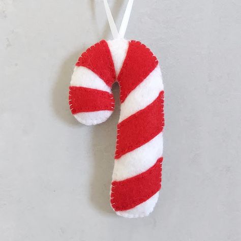 Felt Candy Cane Christmas Tree Decoration Candy Cane Felt Ornaments, Felt Candy Cane, Felt Christmas Tree Ornaments, Felt Candy, Felt Christmas Tree Decorations, Cat Patterns, Candy Cane Christmas Tree, Candy Cane Ornament, Gingerbread Decorations